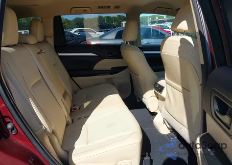 2014 Toyota Highlander Le Plus V6 z USA, uszkodzony, nr VIN 5TDBKRFH4ES024360